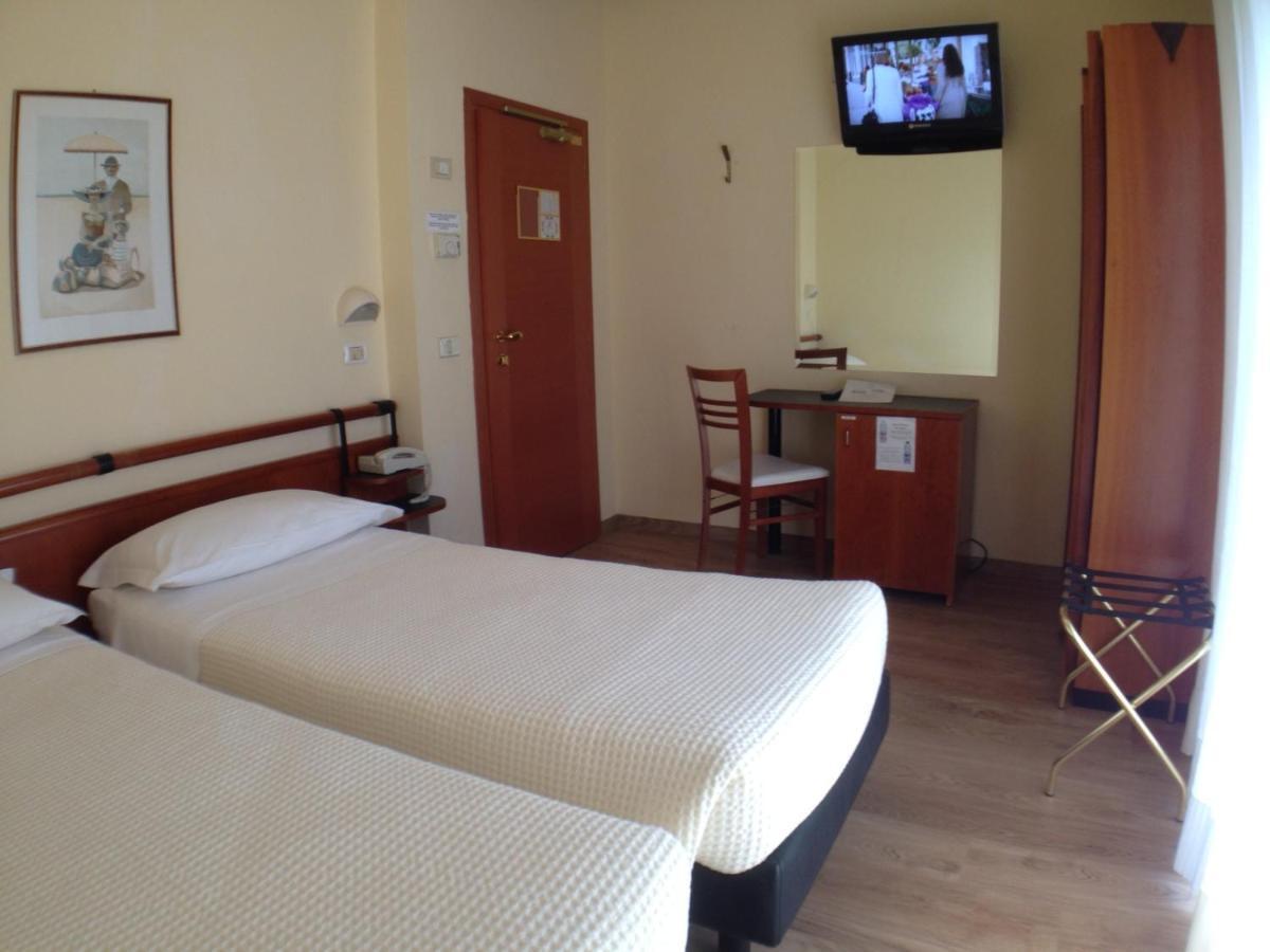 Houston Hotel 3*
